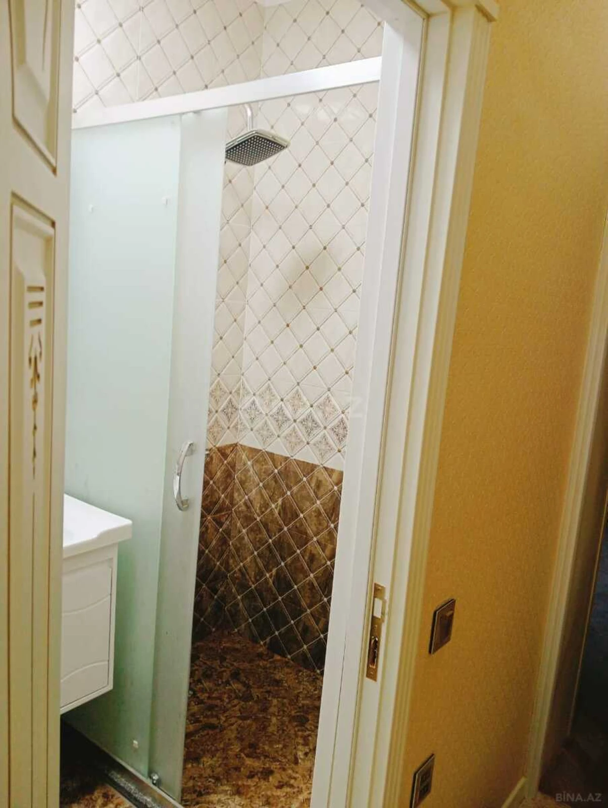 Satılır 2 otaqlı mənzil 70 m²