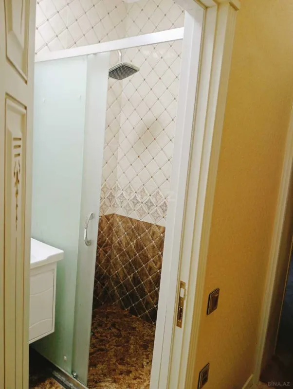 Satılır 2 otaqlı mənzil 70 m²