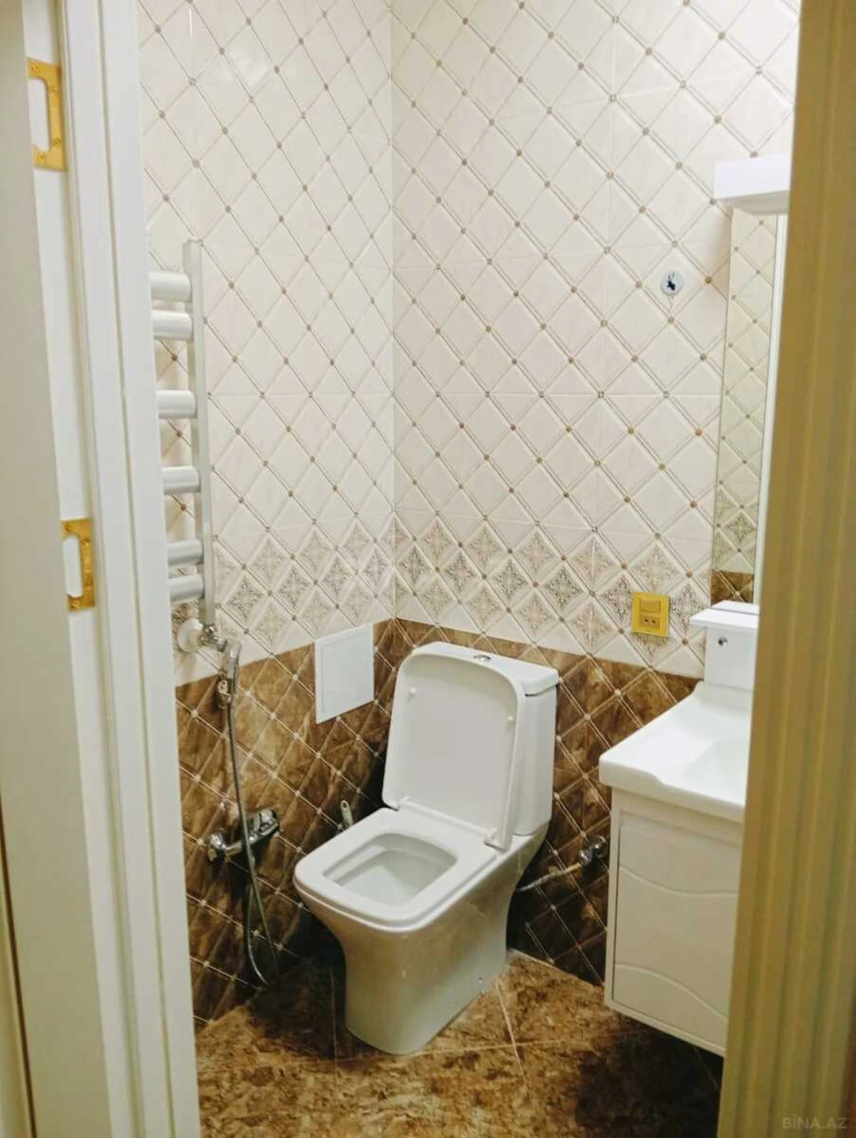 Satılır 2 otaqlı mənzil 70 m²