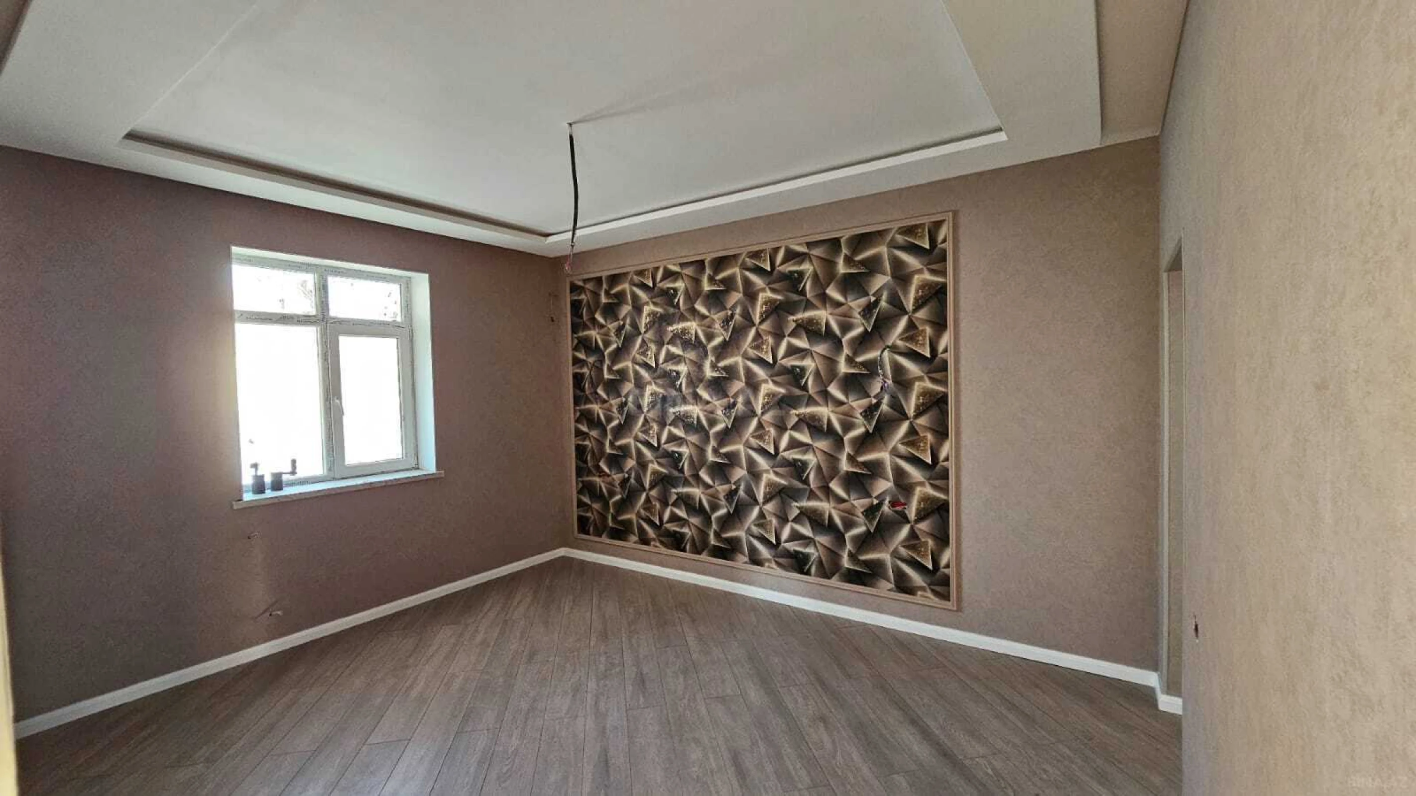 Satılır 5 otaqlı həyət evi 180 m²