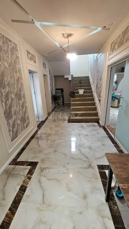 Satılır 5 otaqlı həyət evi 180 m²