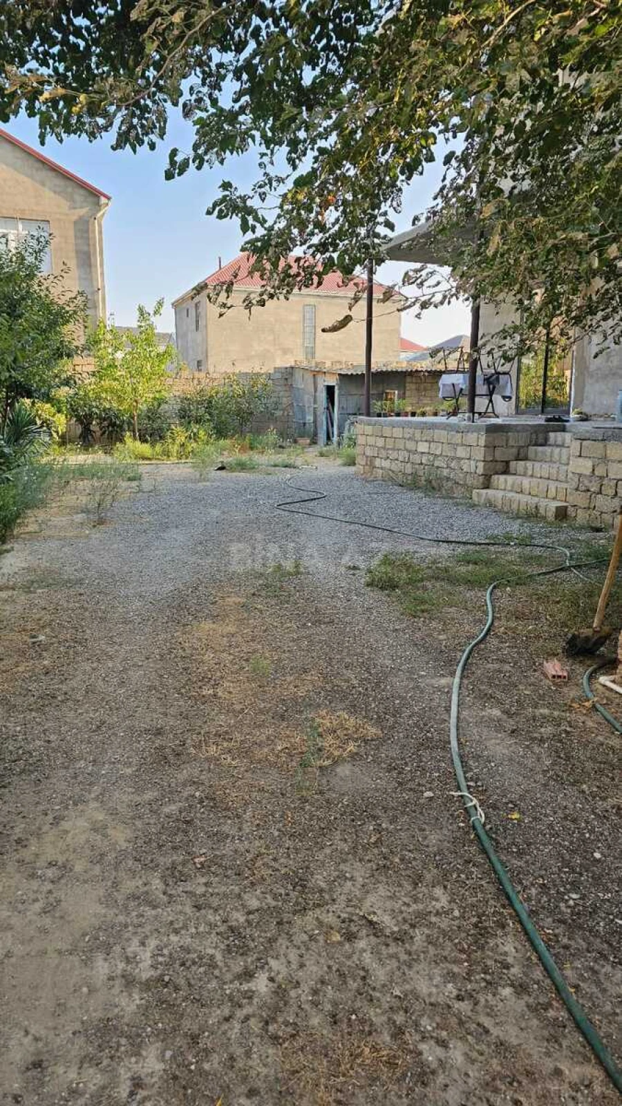 Satılır 5 otaqlı həyət evi 180 m²