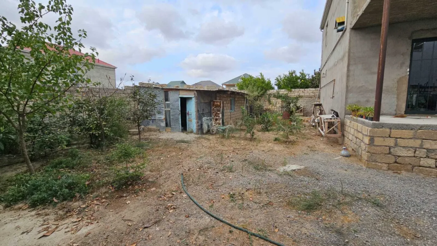 Satılır 5 otaqlı həyət evi 180 m²