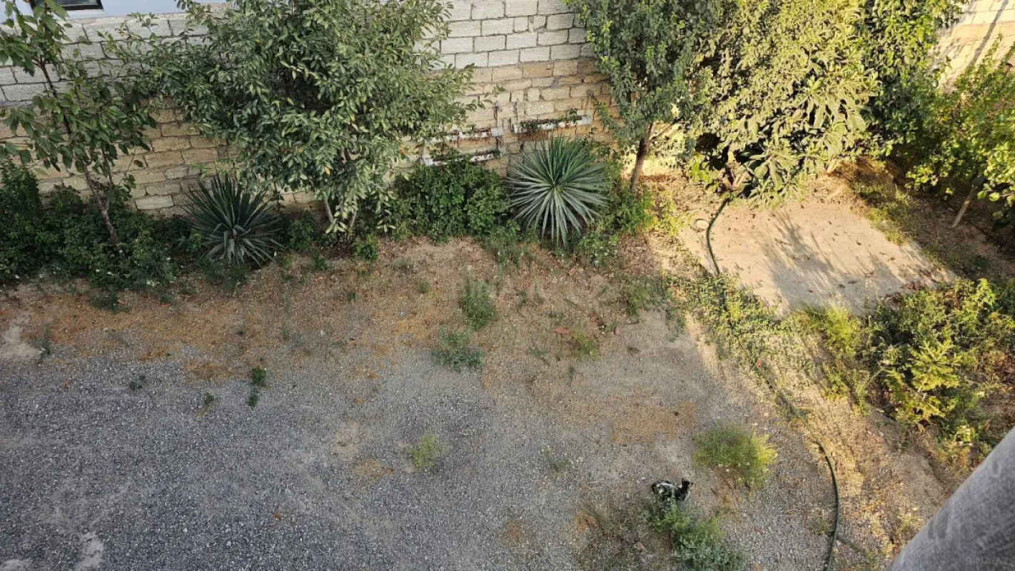 Satılır 5 otaqlı həyət evi 180 m²