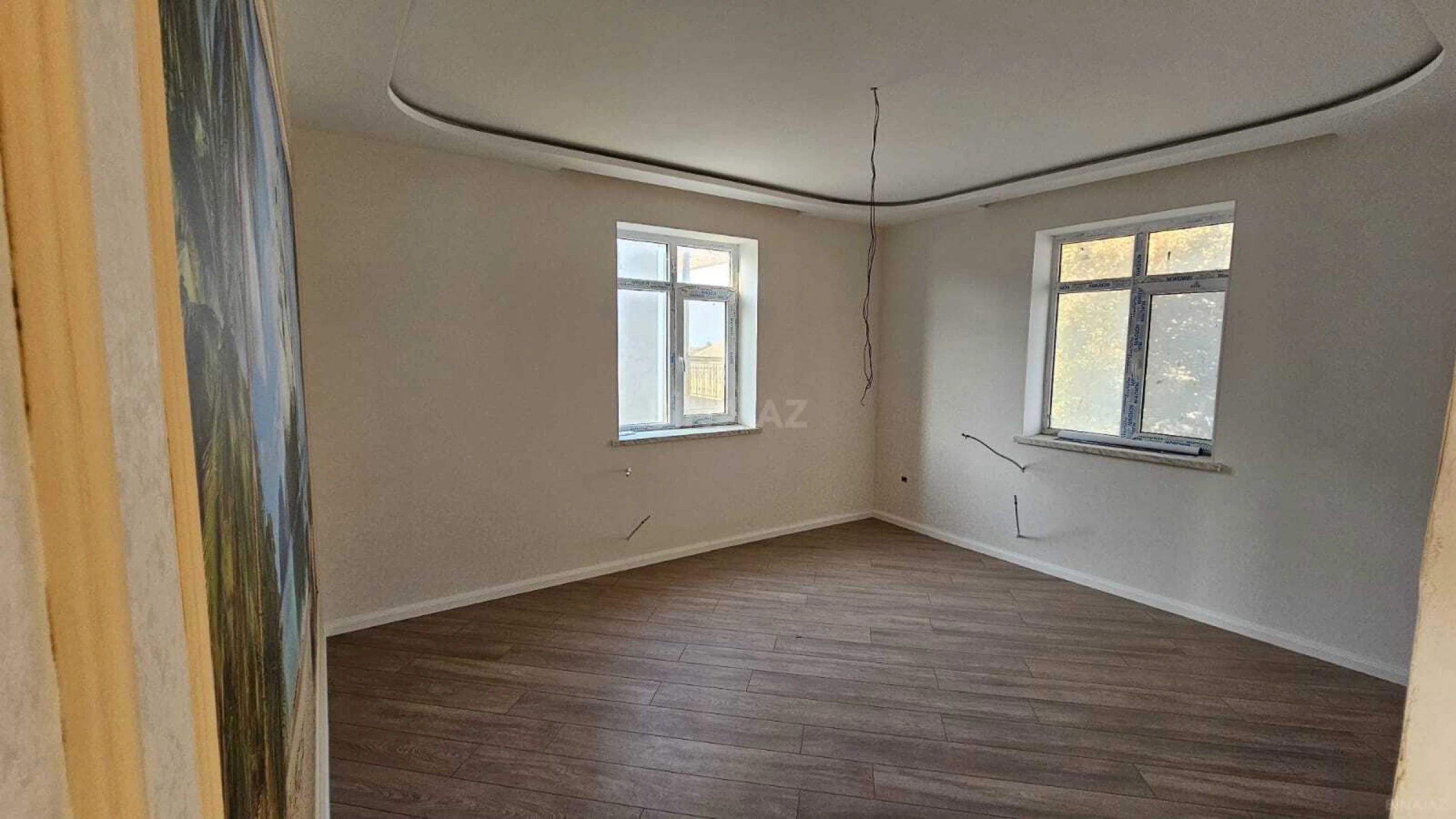 Satılır 5 otaqlı həyət evi 180 m²