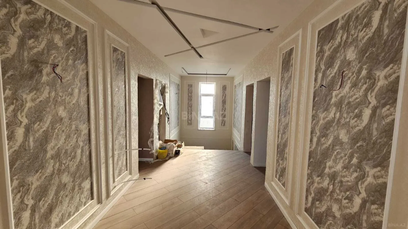 Satılır 5 otaqlı həyət evi 180 m²