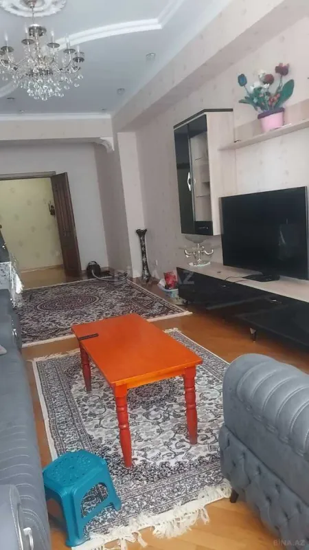 Kirayə verilir 3 otaqlı mənzil 105 m²