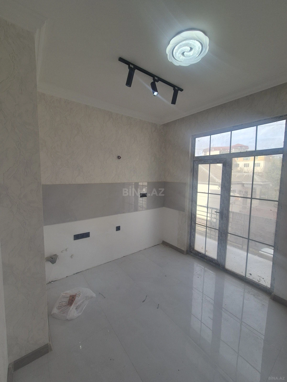 Satılır 2 otaqlı mənzil 57 m²