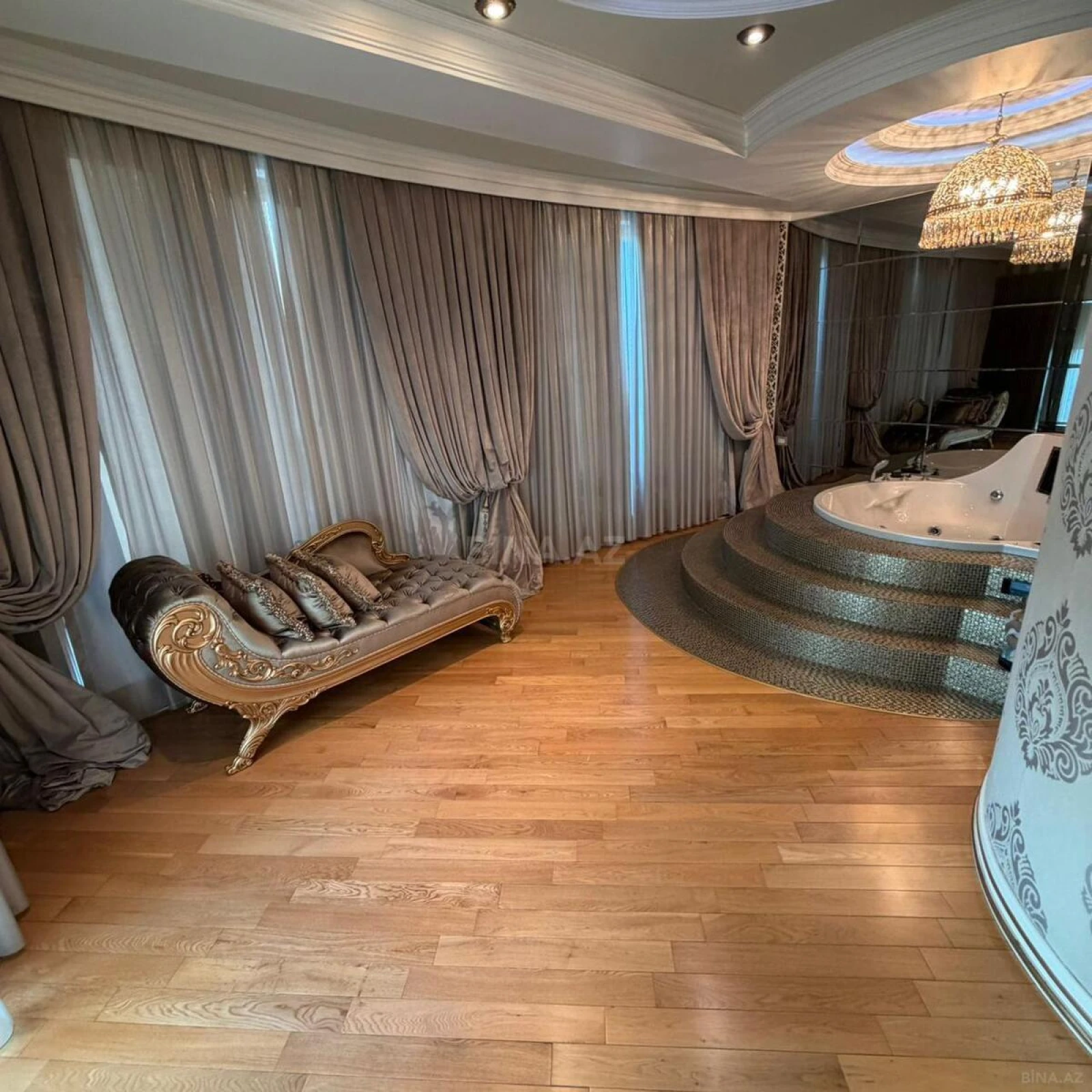 Satılır 8 otaqlı həyət evi 800 m²