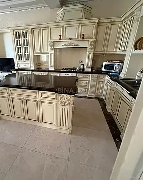 Satılır 8 otaqlı həyət evi 800 m²