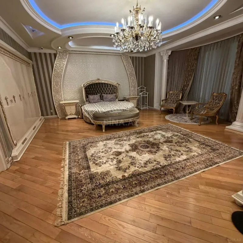 Satılır 8 otaqlı həyət evi 800 m²