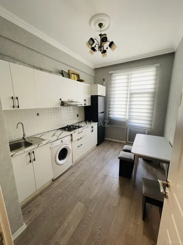 Kirayə verilir 2 otaqlı mənzil 60 m²