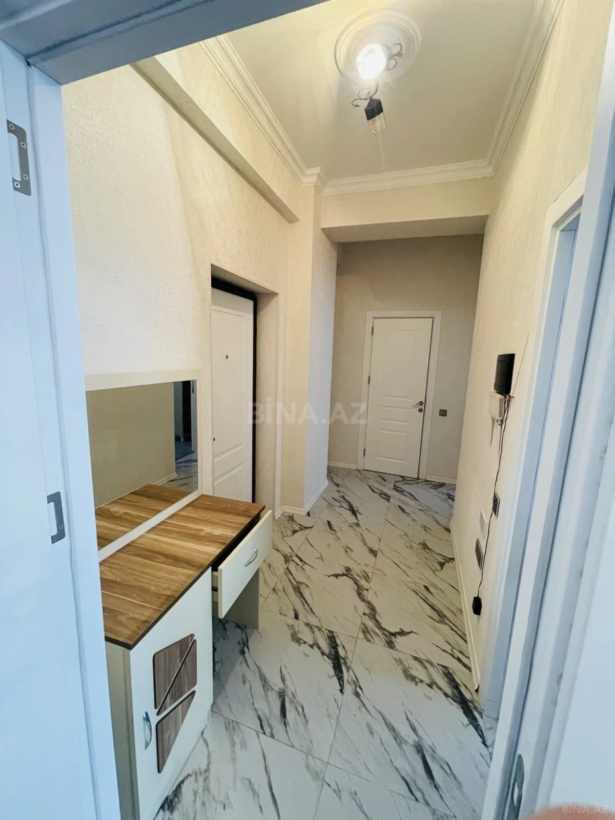 Kirayə verilir 2 otaqlı mənzil 60 m²