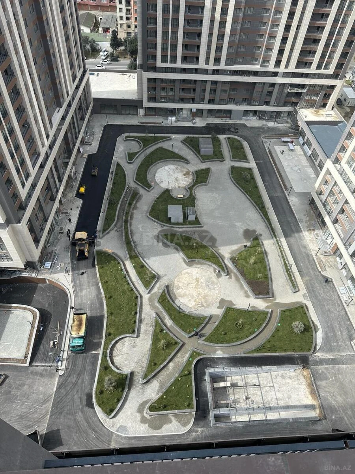 Satılır 3 otaqlı mənzil 127 m²