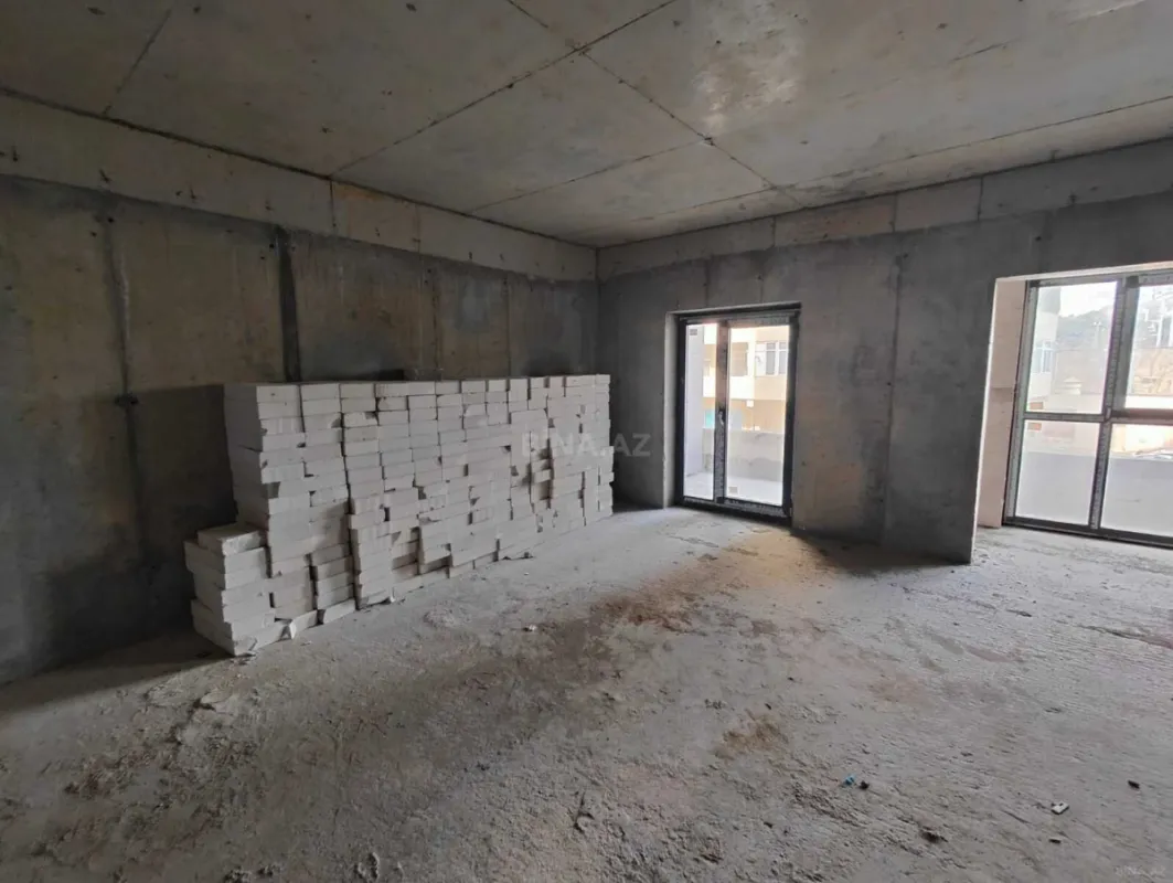 Satılır 3 otaqlı mənzil 127 m²