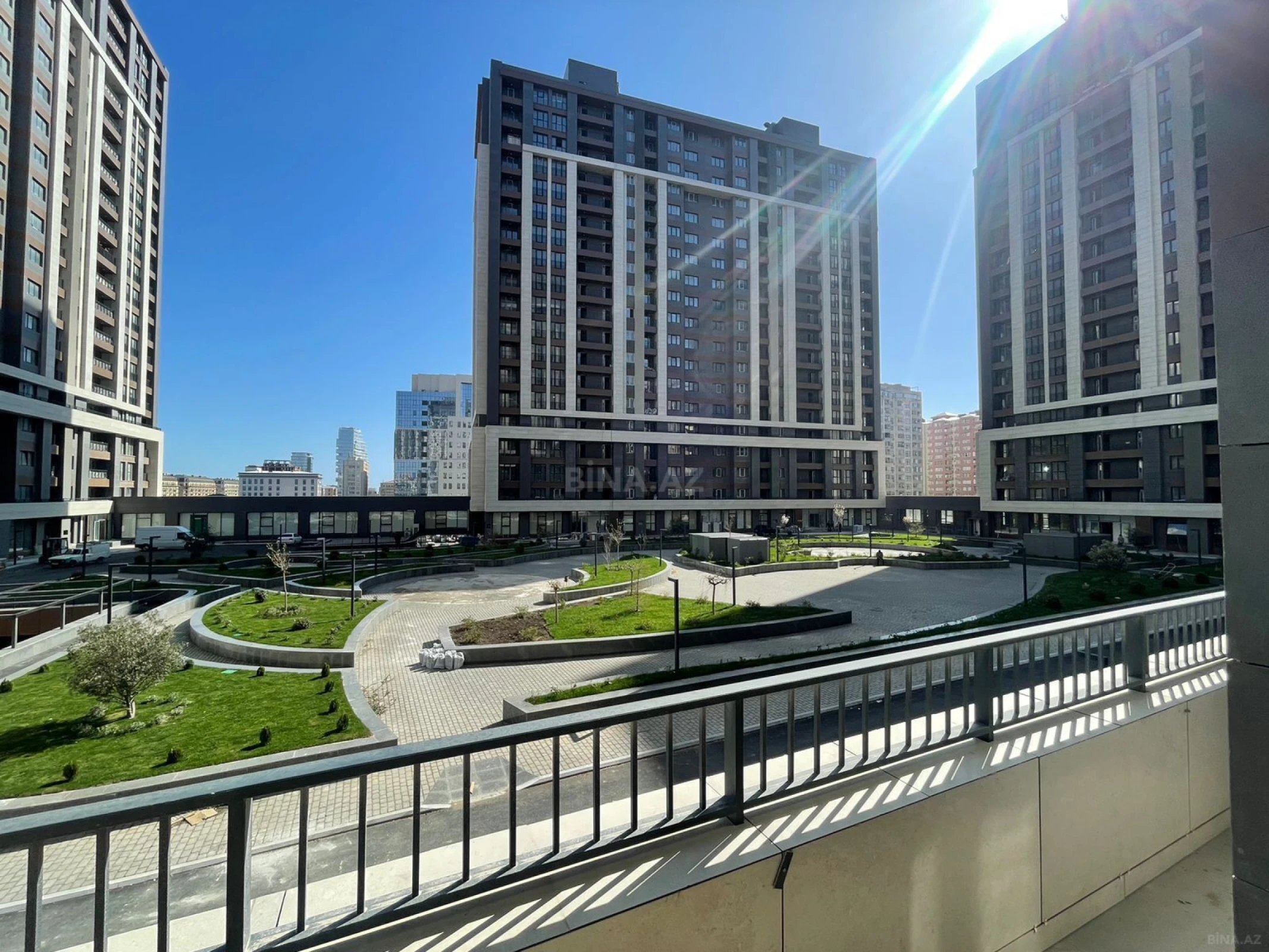 Satılır 3 otaqlı mənzil 127 m²