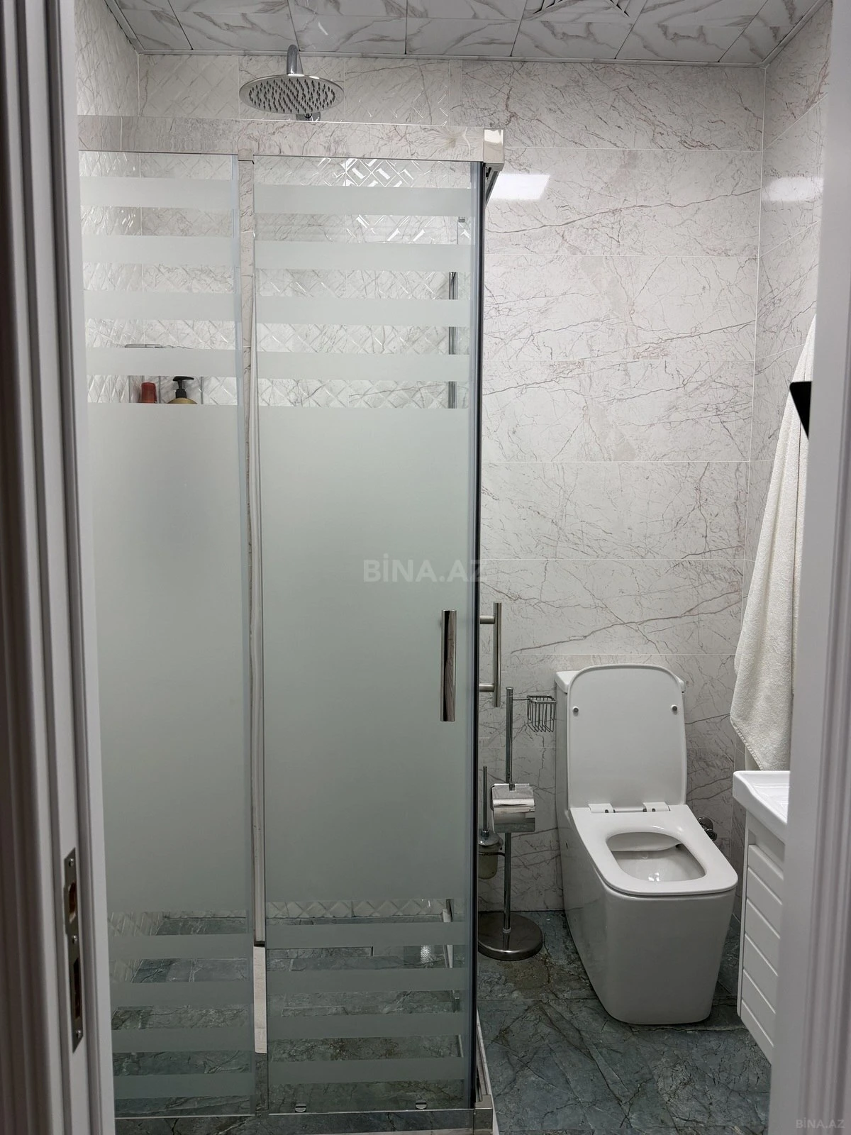 Kirayə verilir 2 otaqlı mənzil 75 m²