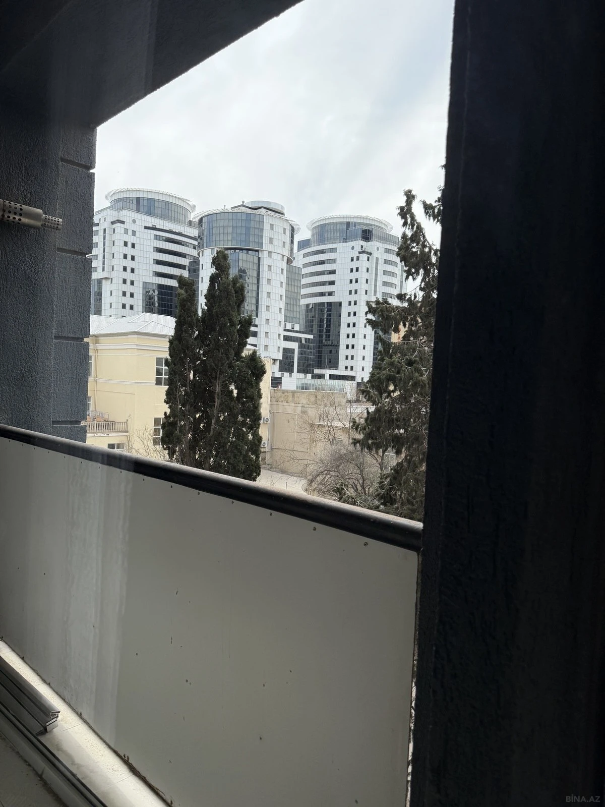 Kirayə verilir 2 otaqlı mənzil 75 m²