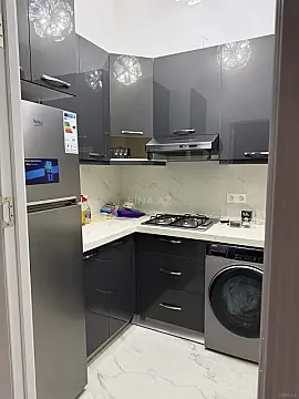 Kirayə verilir 2 otaqlı mənzil 75 m²