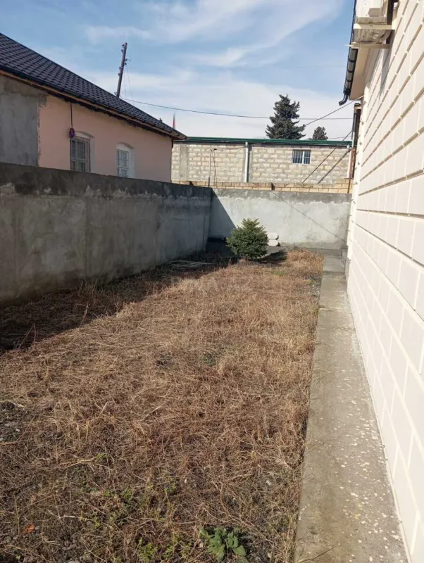 Satılır 3 otaqlı həyət evi 132 m²