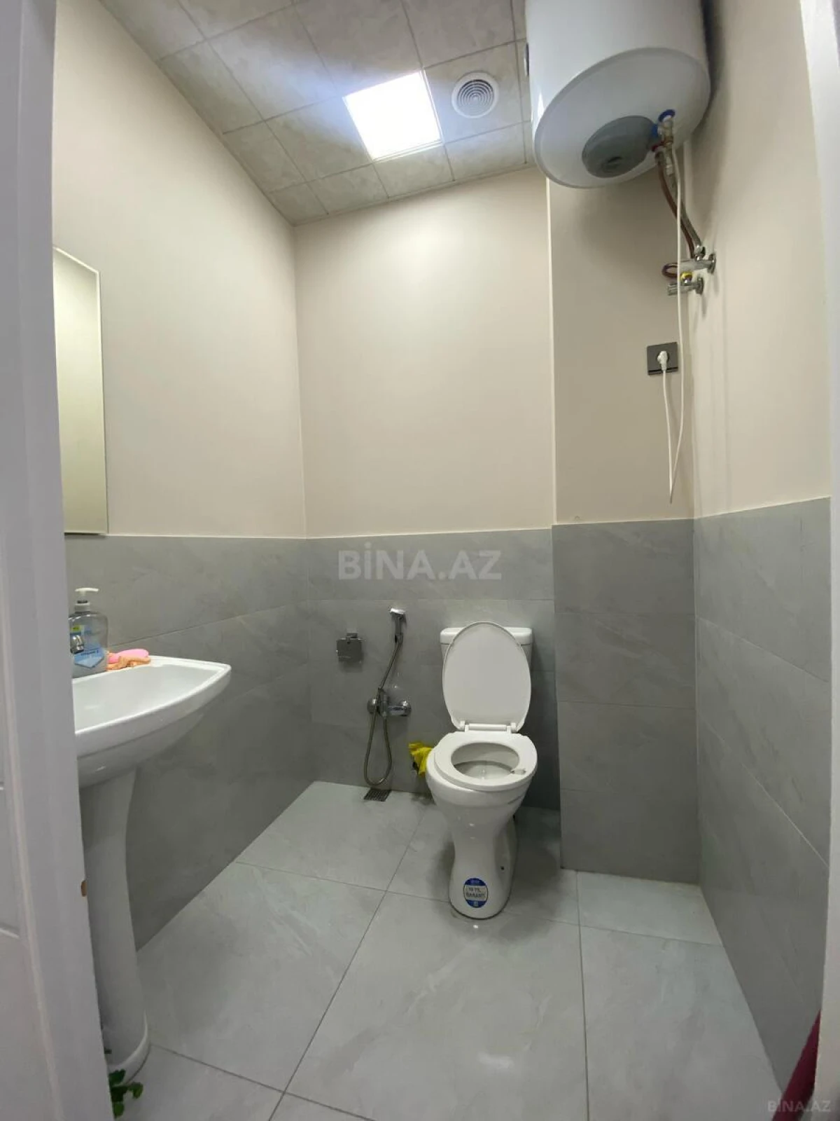 Kirayə verilir 2 otaqlı ofis 62 m²