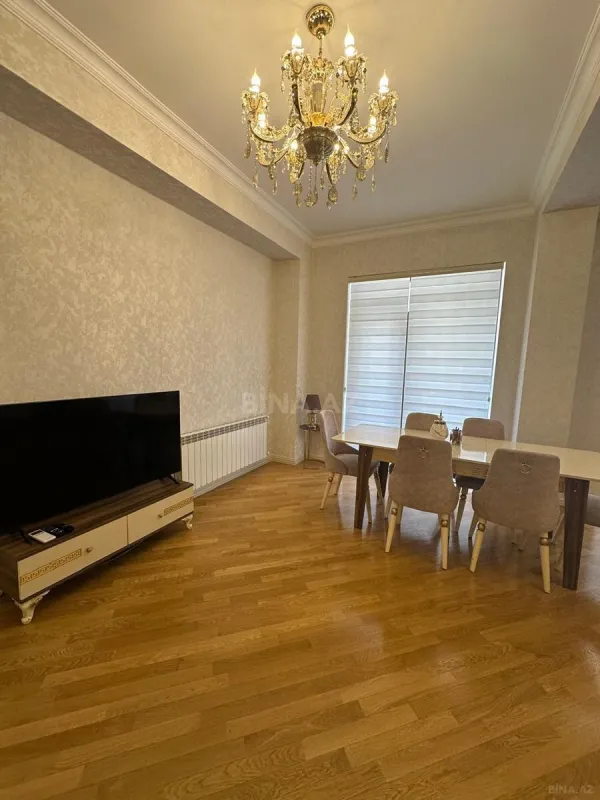 Kirayə verilir 3 otaqlı mənzil 130 m²