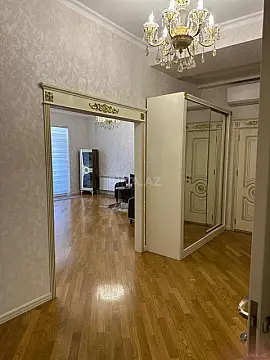Kirayə verilir 3 otaqlı mənzil 130 m²