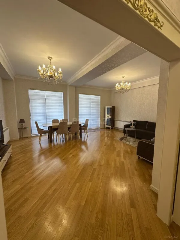 Kirayə verilir 3 otaqlı mənzil 130 m²