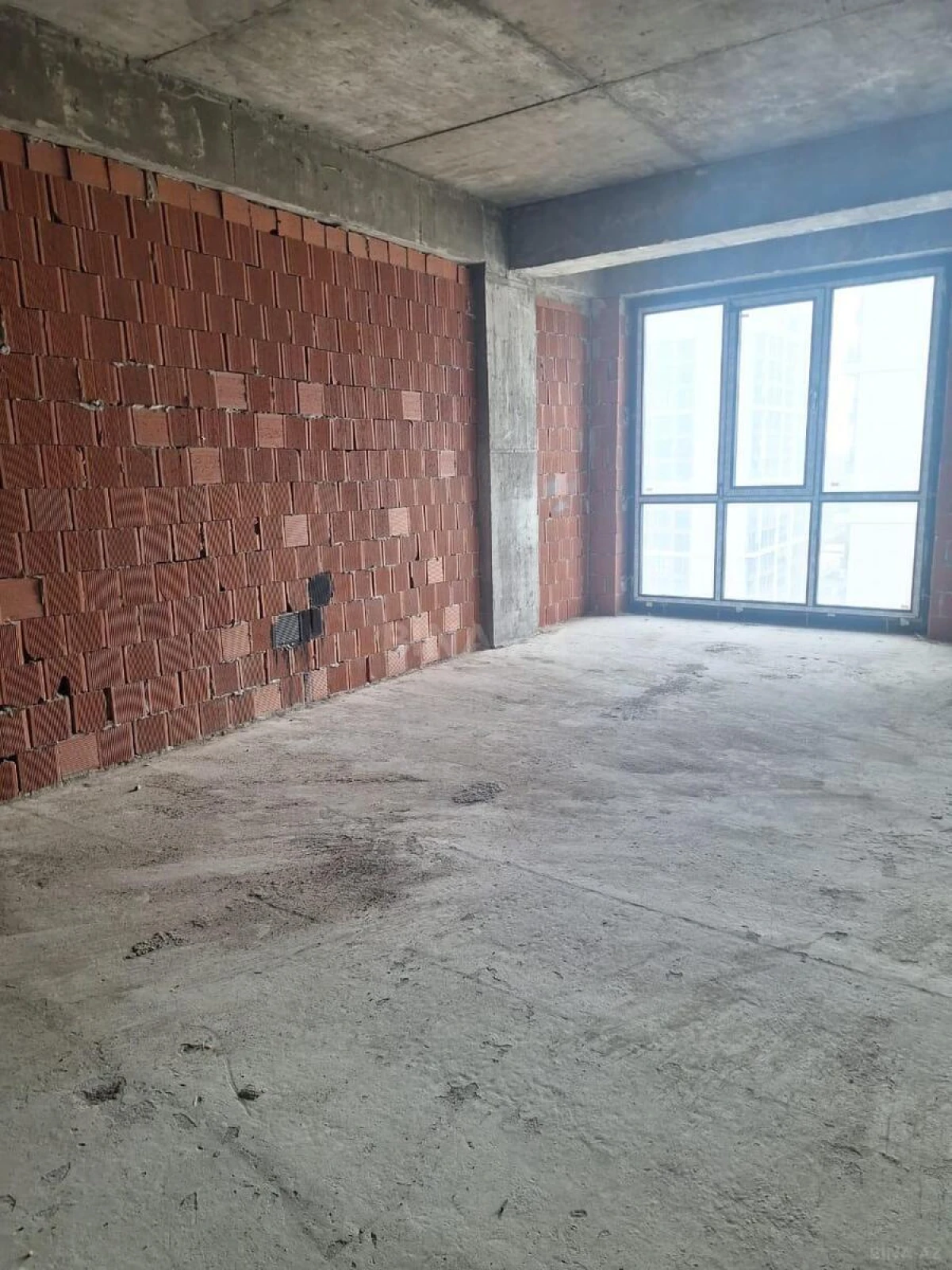 Satılır 2 otaqlı mənzil 79.3 m²