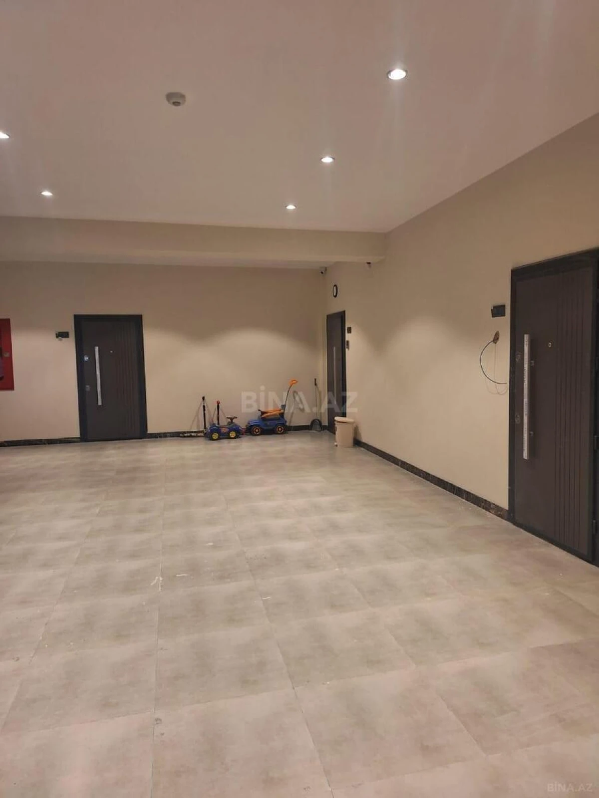 Satılır 2 otaqlı mənzil 79.3 m²