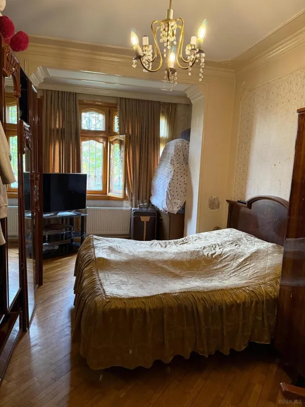 Satılır 4 otaqlı mənzil 95 m²