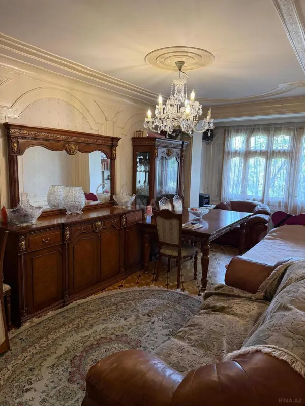 Satılır 4 otaqlı mənzil 95 m²