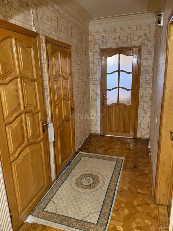 Satılır 4 otaqlı mənzil 95 m²