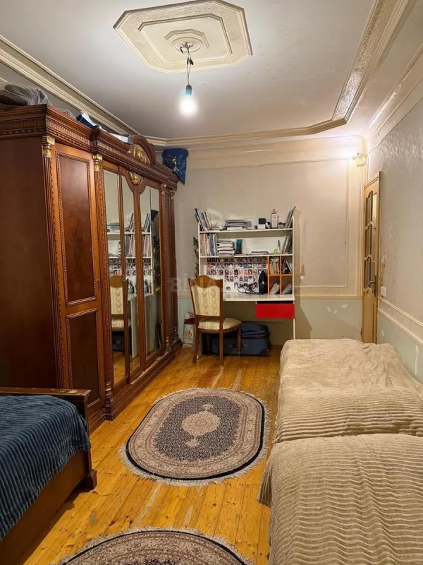 Satılır 4 otaqlı mənzil 95 m²