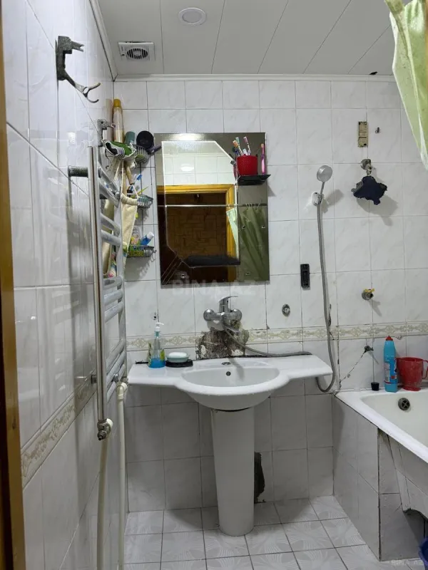 Satılır 4 otaqlı mənzil 95 m²