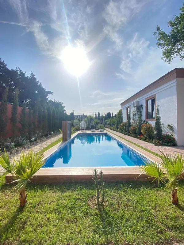 Kirayə verilir 5 otaqlı həyət evi 250 m²