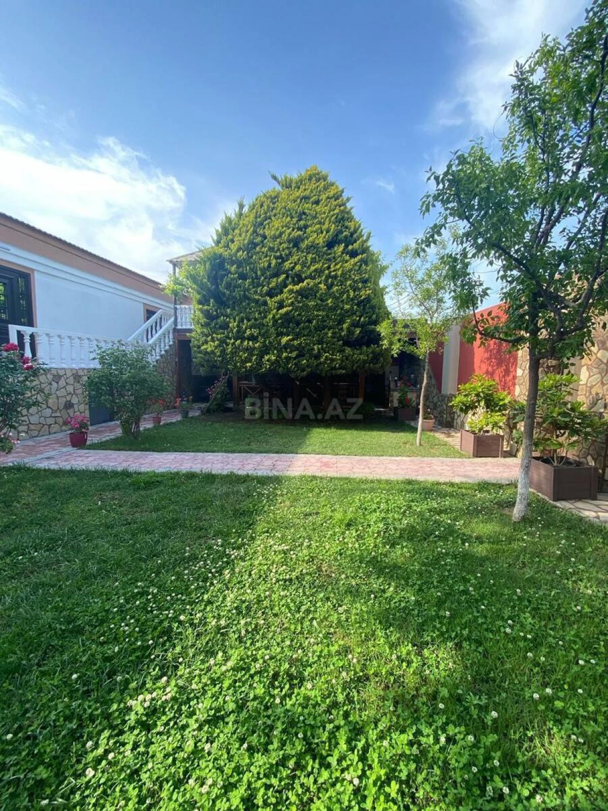 Kirayə verilir 5 otaqlı həyət evi 250 m²