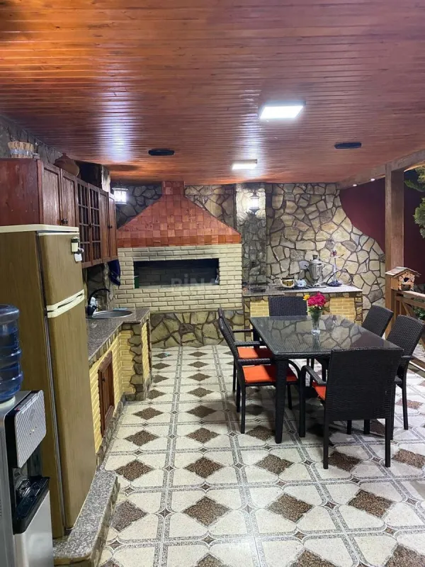 Kirayə verilir 5 otaqlı həyət evi 250 m²