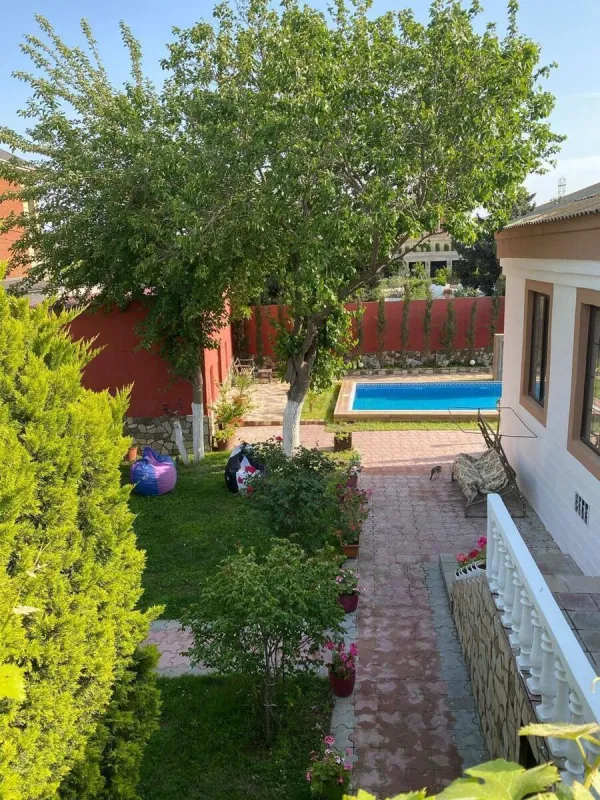 Kirayə verilir 5 otaqlı həyət evi 250 m²
