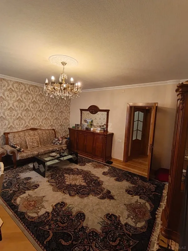 Satılır 4 otaqlı mənzil 171 m²