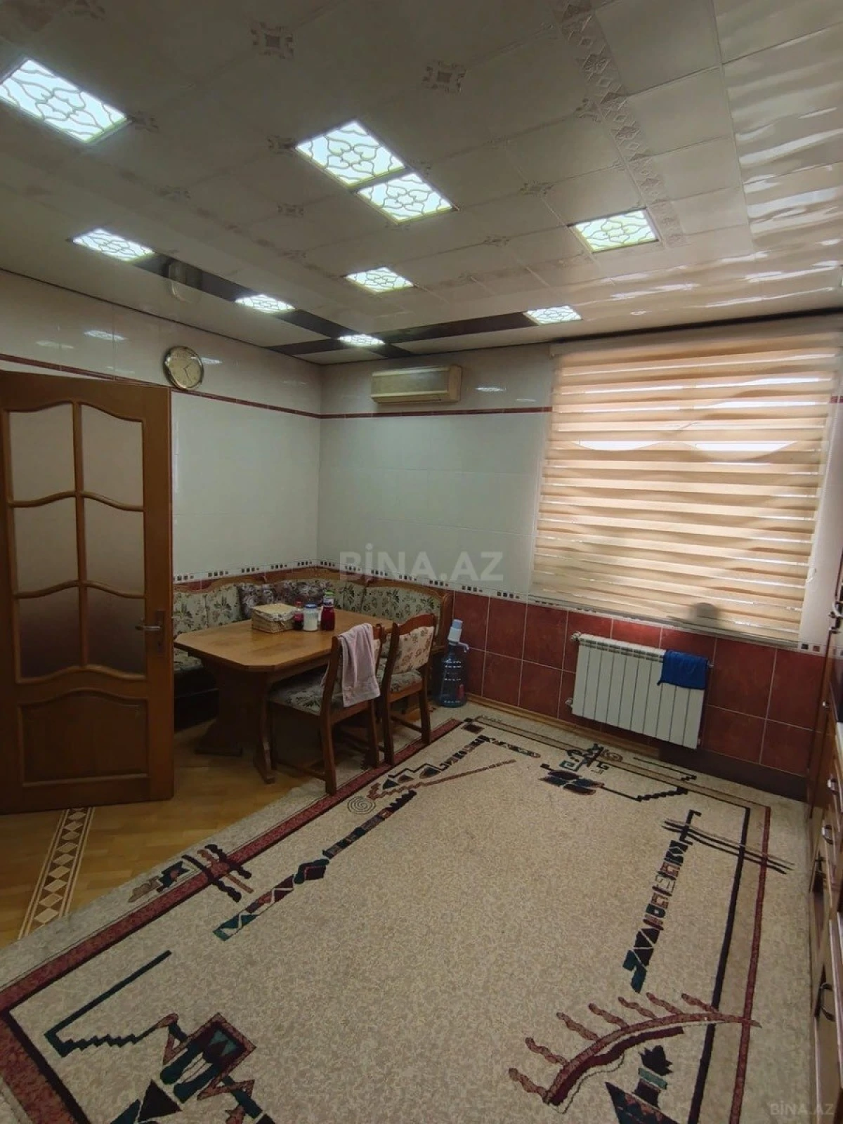 Satılır 4 otaqlı mənzil 171 m²