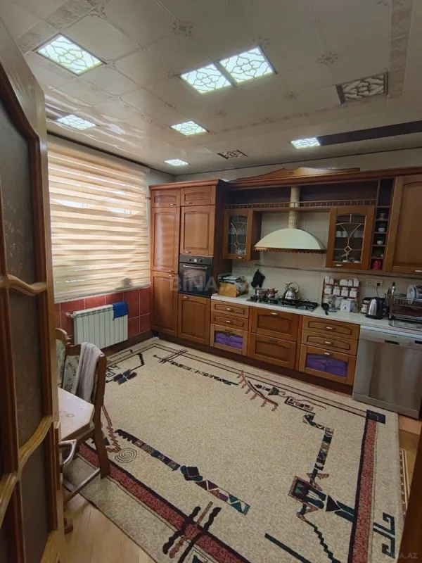 Satılır 4 otaqlı mənzil 171 m²