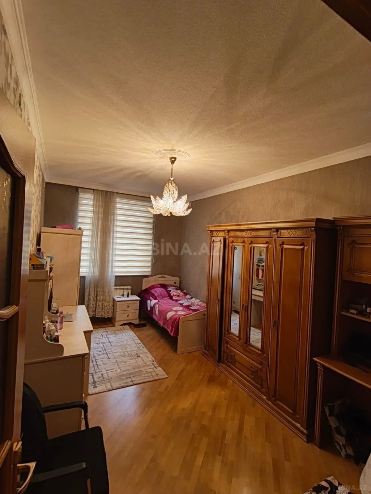 Satılır 4 otaqlı mənzil 171 m²
