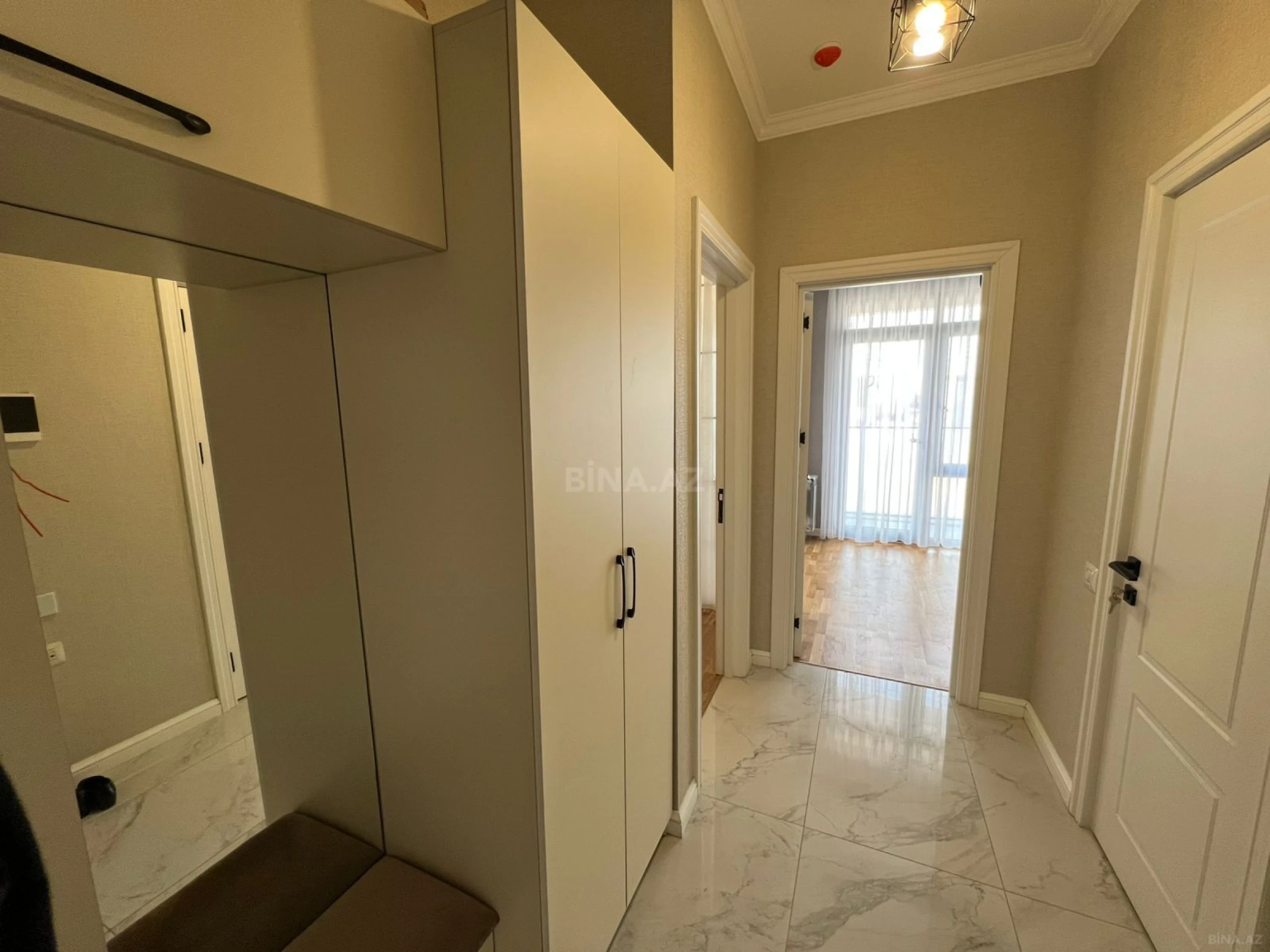 Kirayə verilir 2 otaqlı mənzil 67 m²