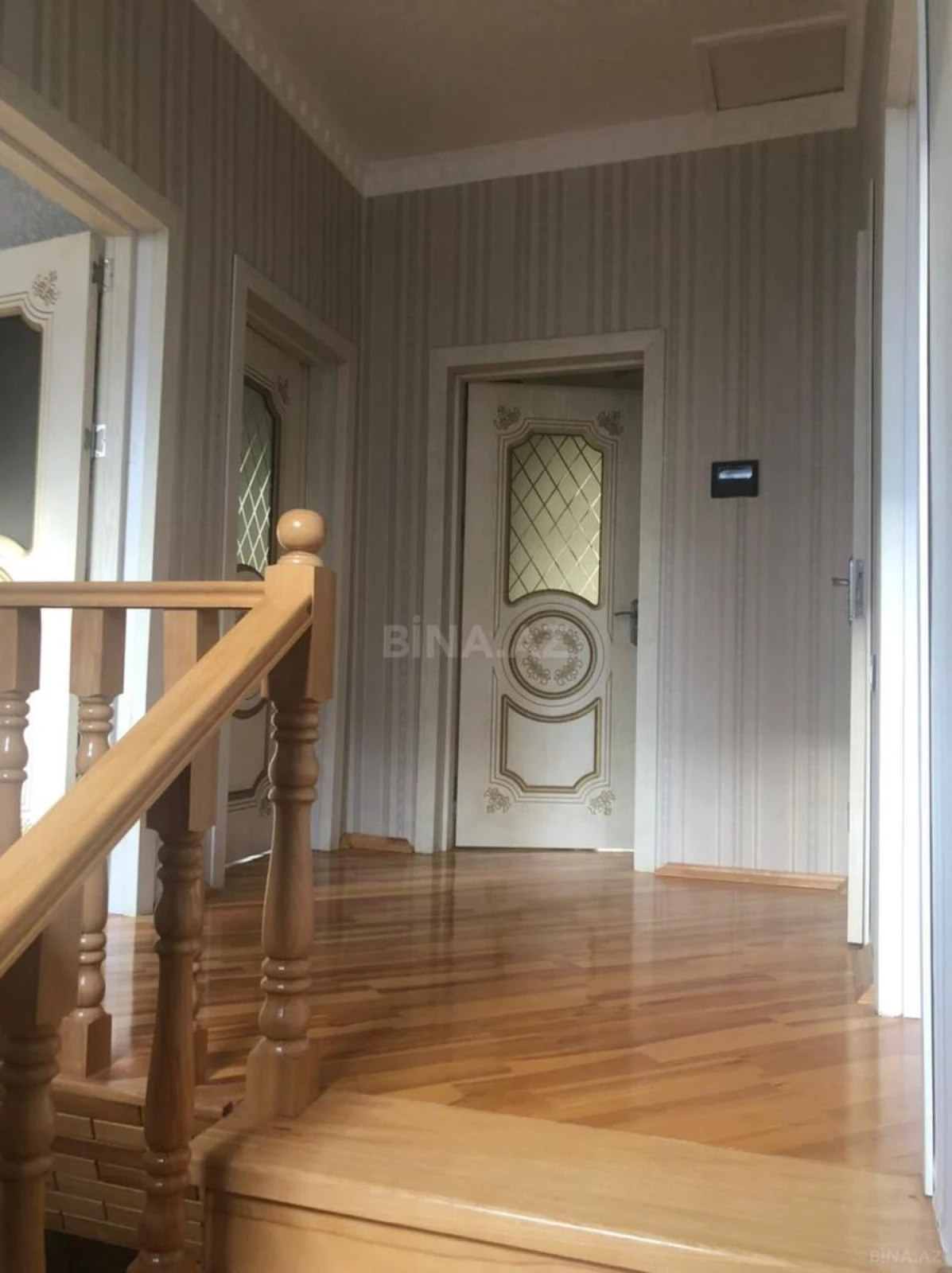 Satılır 5 otaqlı həyət evi 172 m²