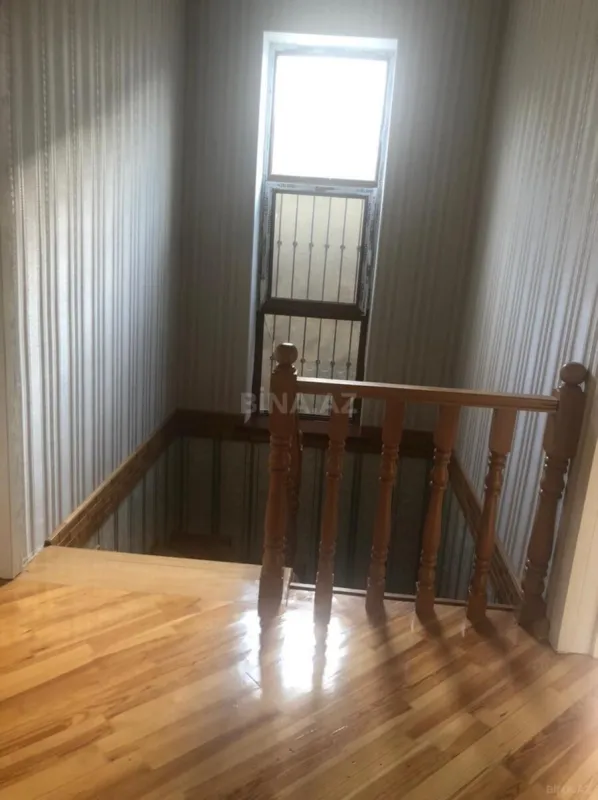 Satılır 5 otaqlı həyət evi 172 m²
