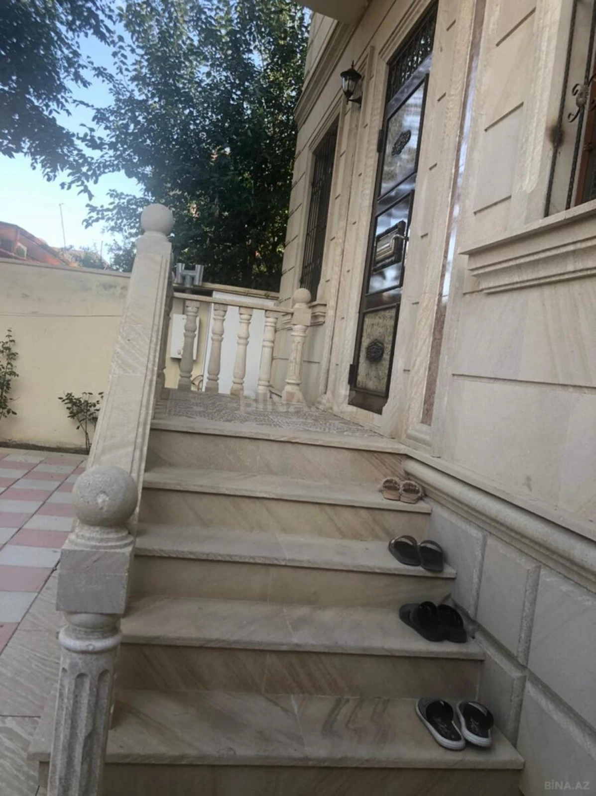 Satılır 5 otaqlı həyət evi 172 m²