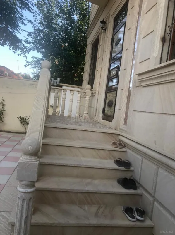 Satılır 5 otaqlı həyət evi 172 m²