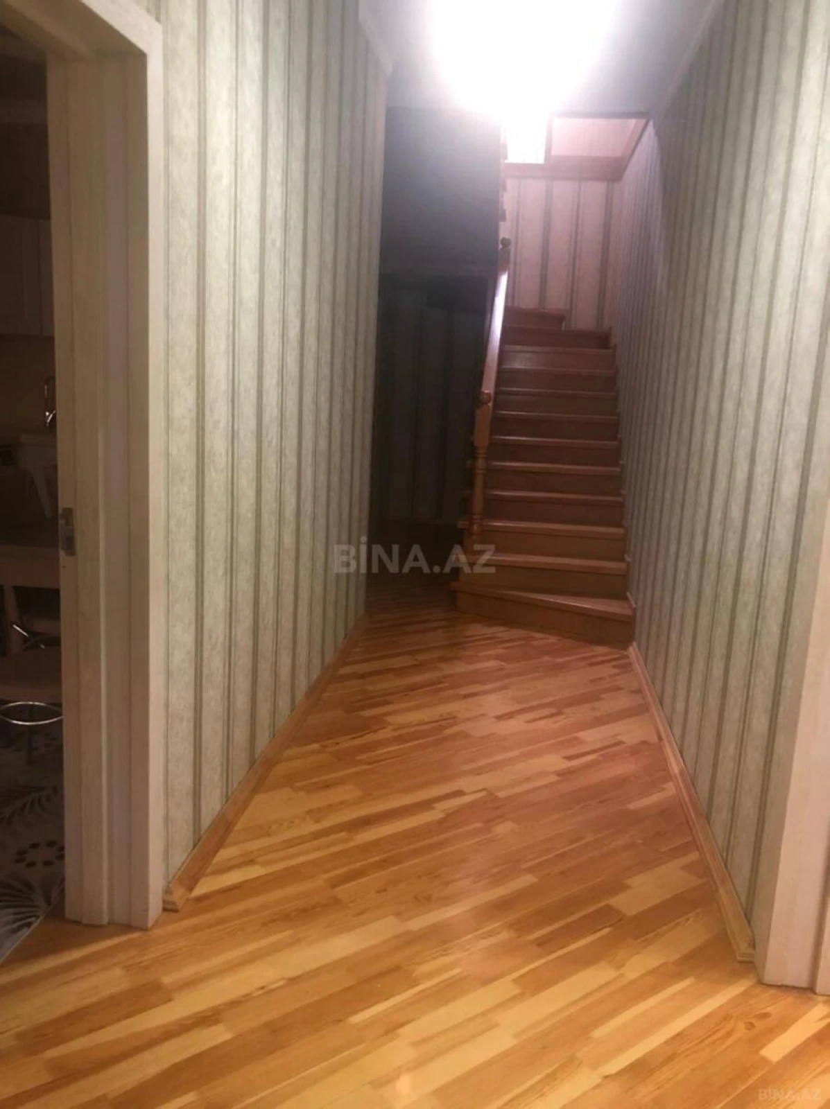 Satılır 5 otaqlı həyət evi 172 m²