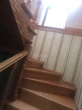 Satılır 5 otaqlı həyət evi 172 m²